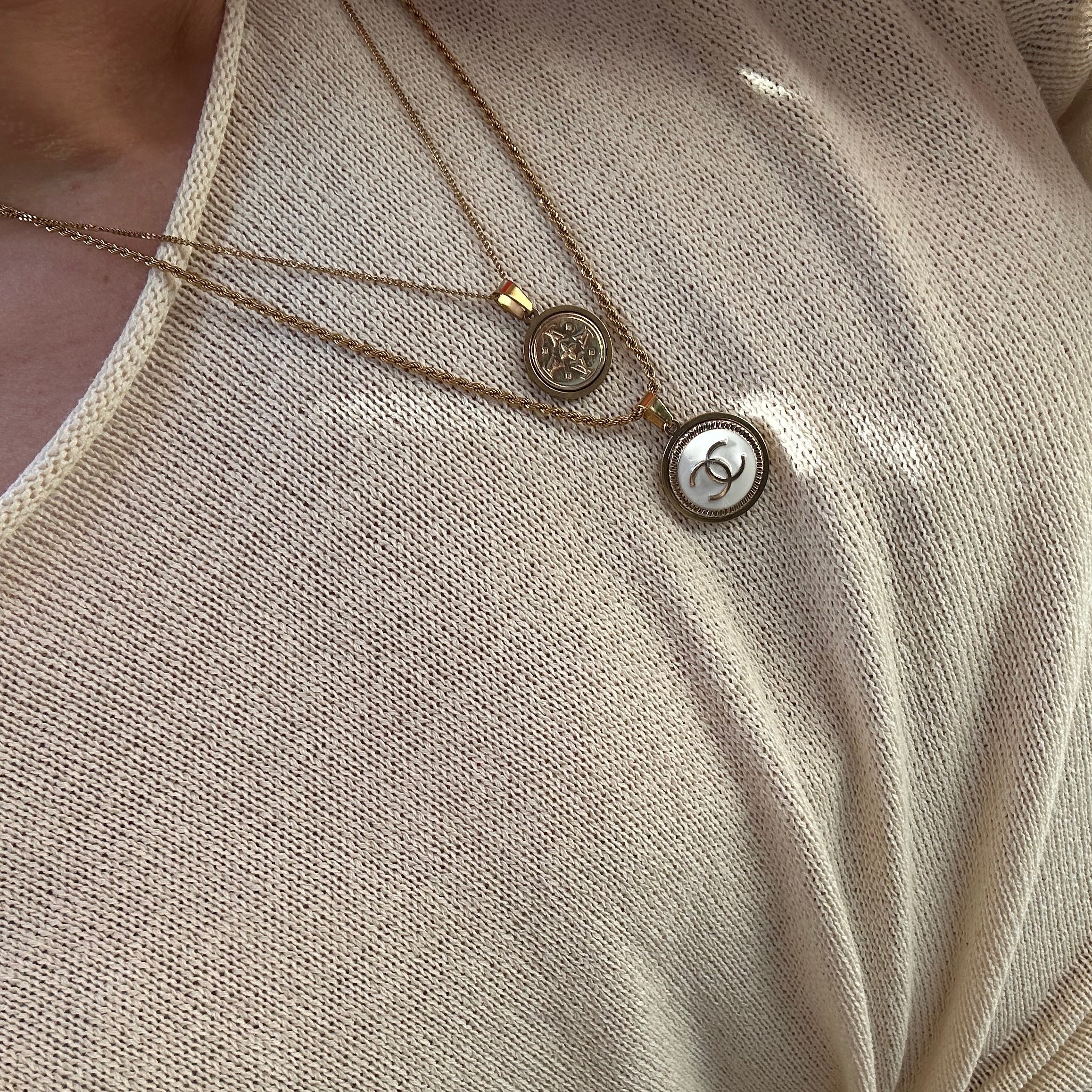 Louis Vuitton gold 16 mm