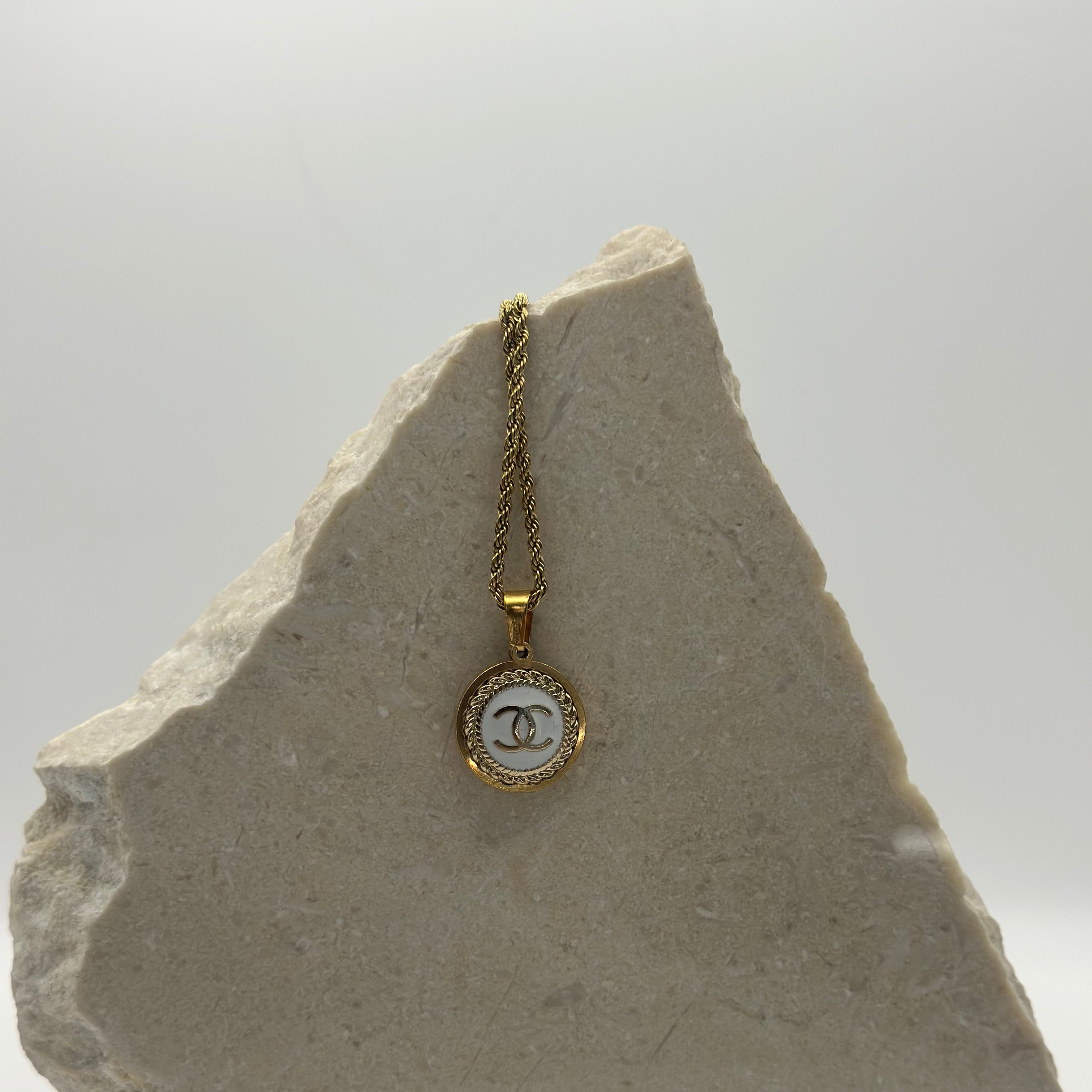 Chanel white 16 mm