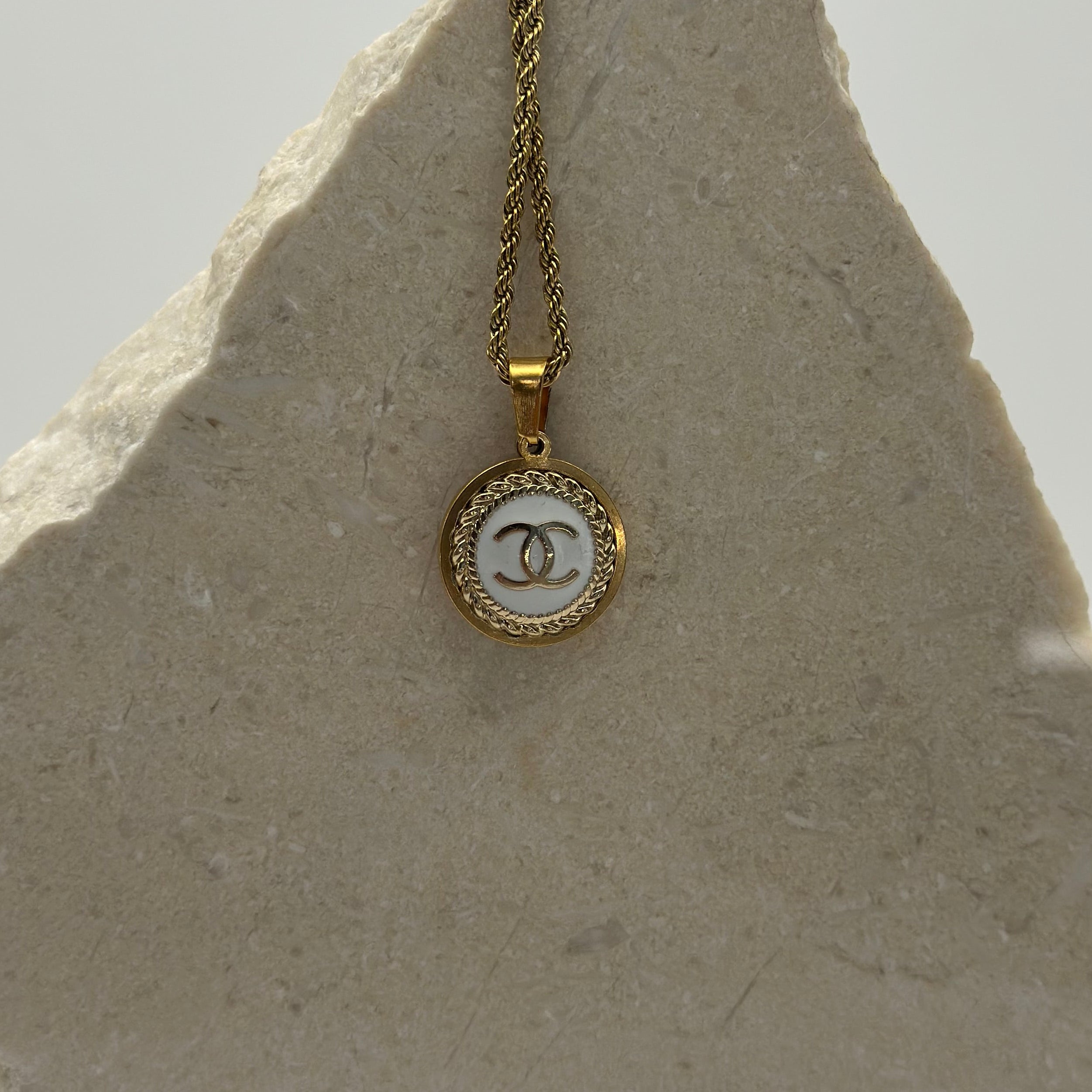 Chanel white 16 mm