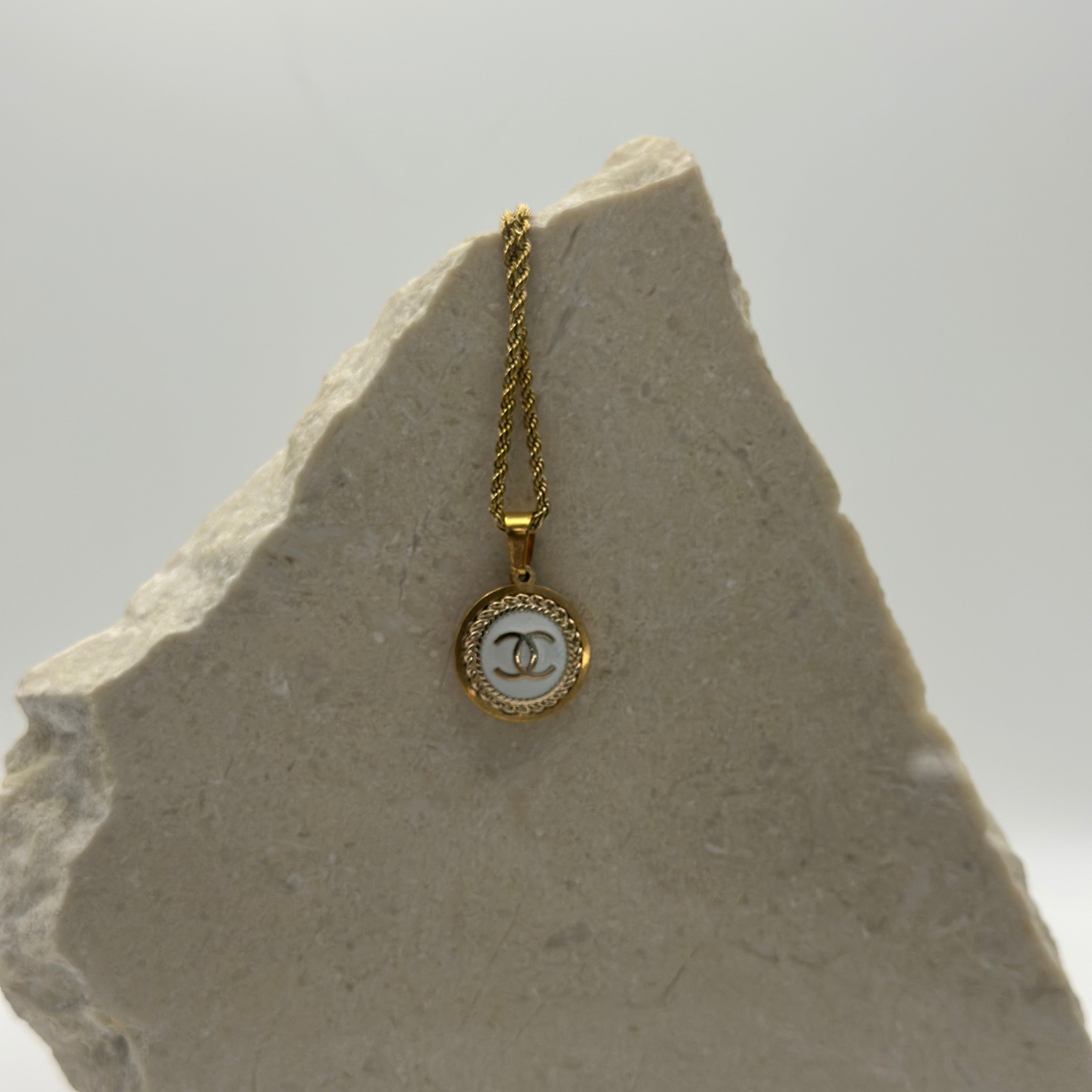 Chanel white 16 mm