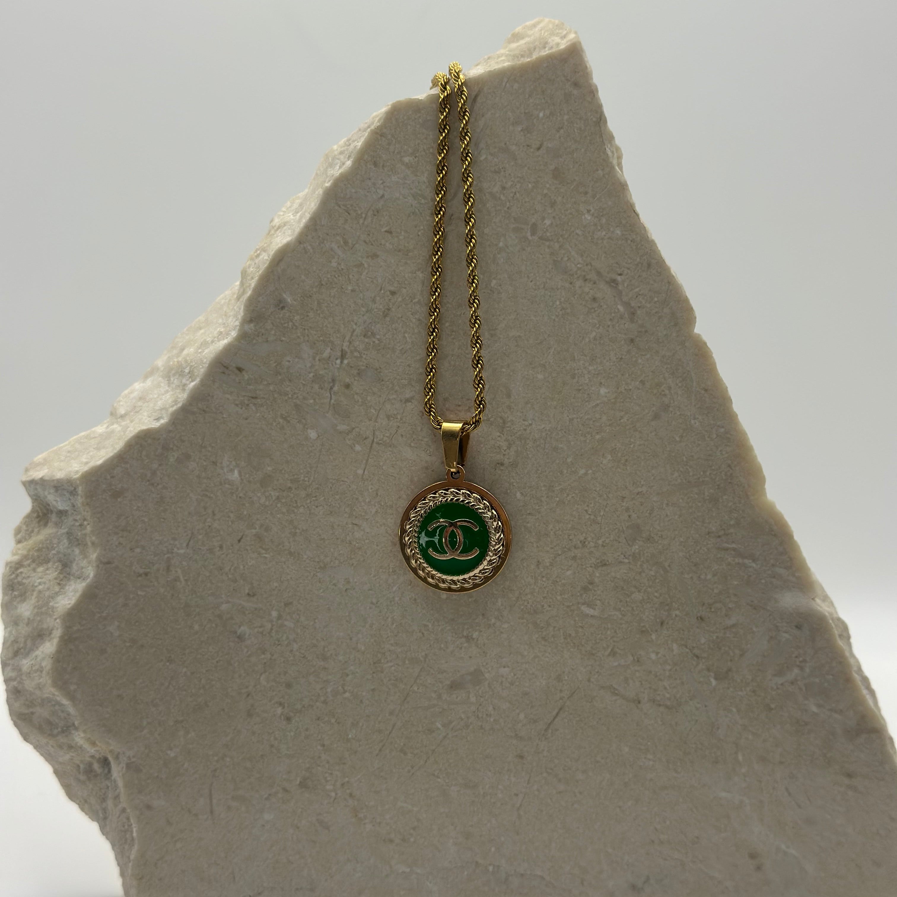 Chanel dark green 16 mm