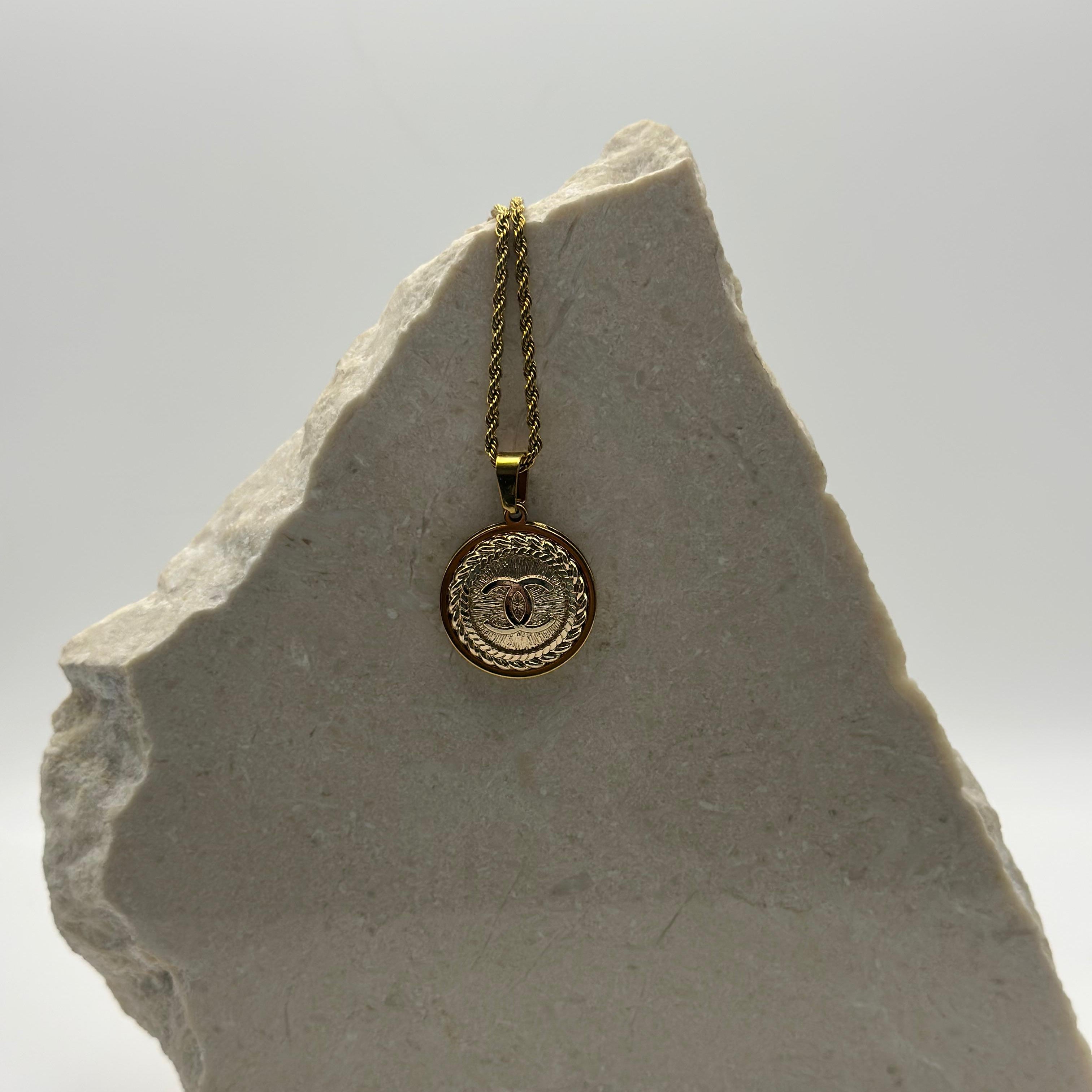 Chanel gold 20 mm
