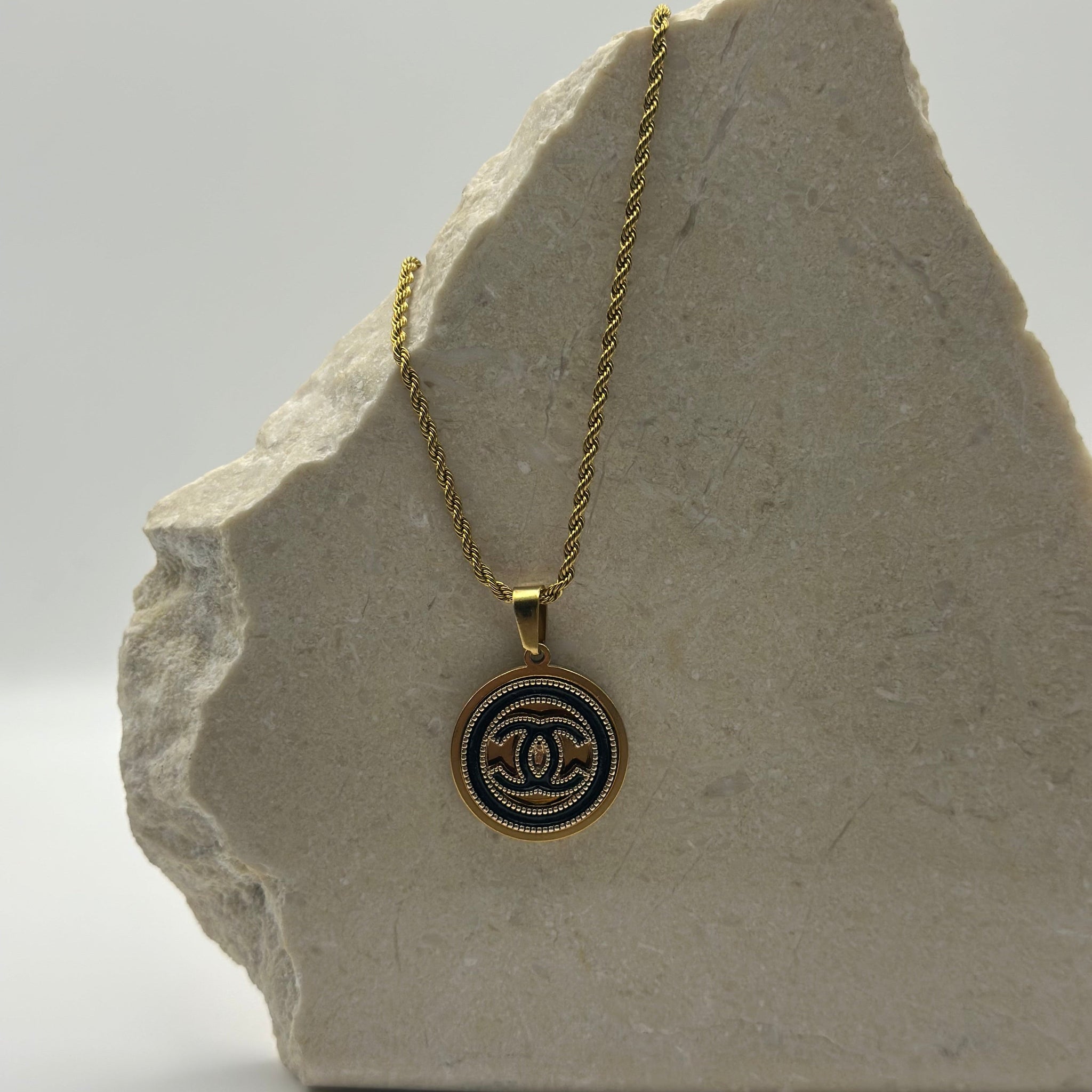 Chanel black 20 mm